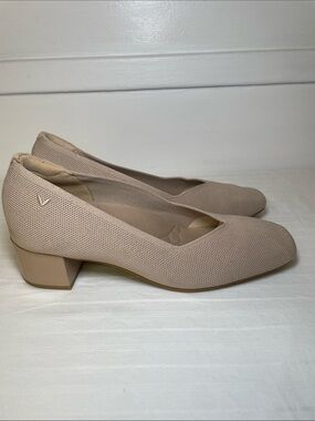 VIVAIA Megan Square-Toe Stress Free Chunky Heels almond color women’s size 39